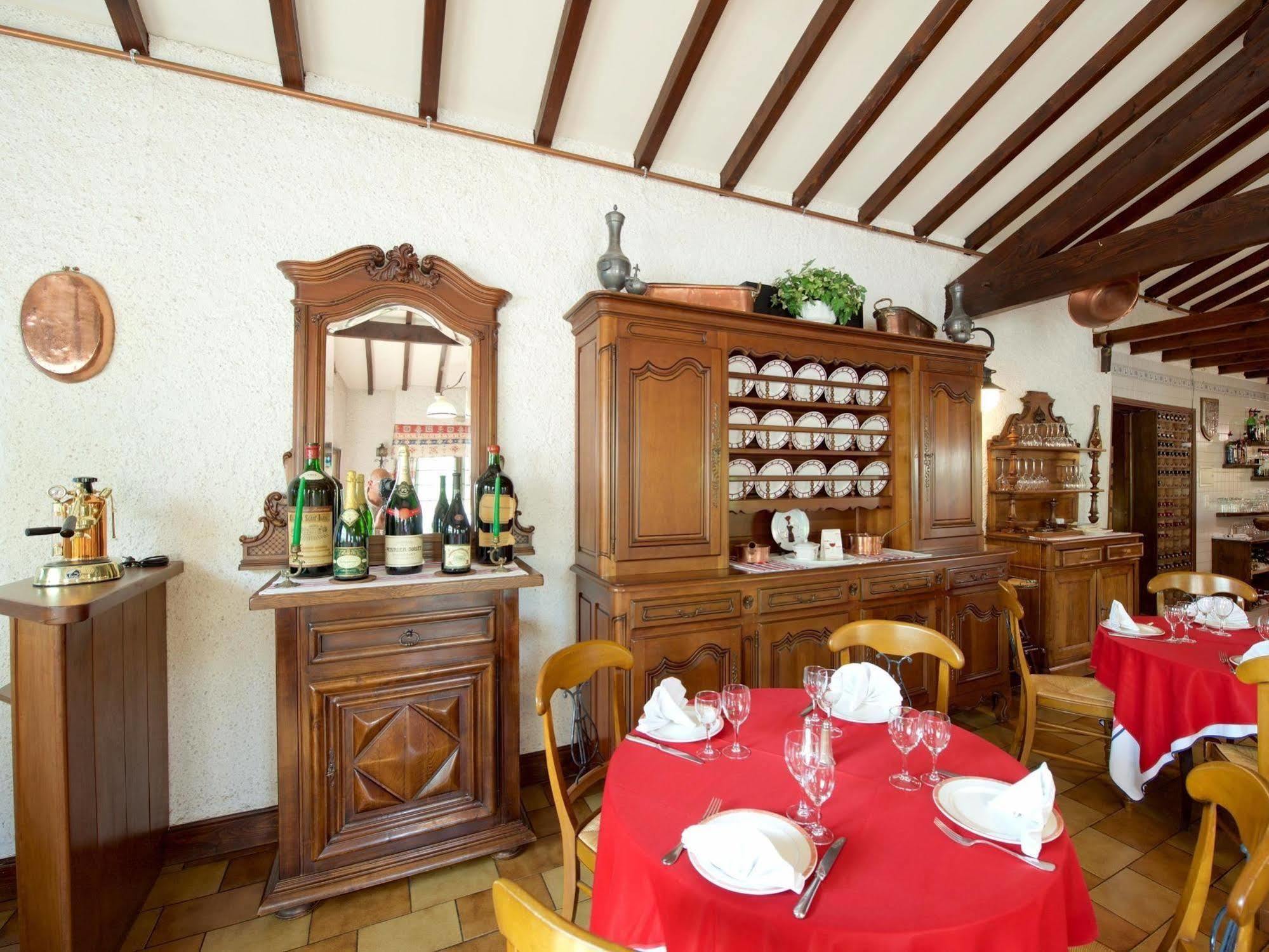 Auberge Chez Tante Ursule Cambo-les-Bains Buitenkant foto