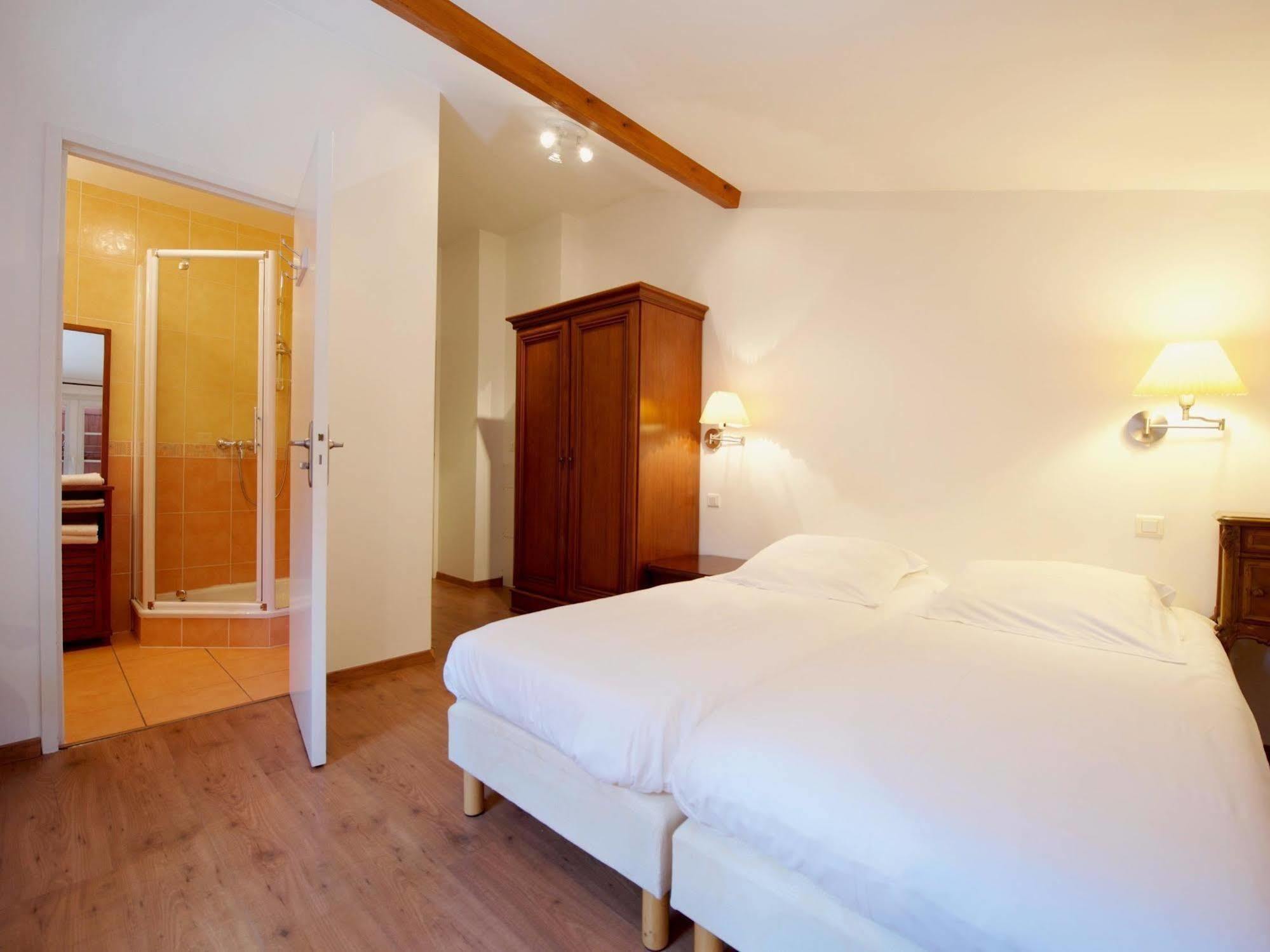 Auberge Chez Tante Ursule Cambo-les-Bains Buitenkant foto